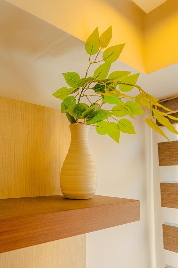 Yong'S Place At Isabelle De Valenzuela Manila Exterior photo