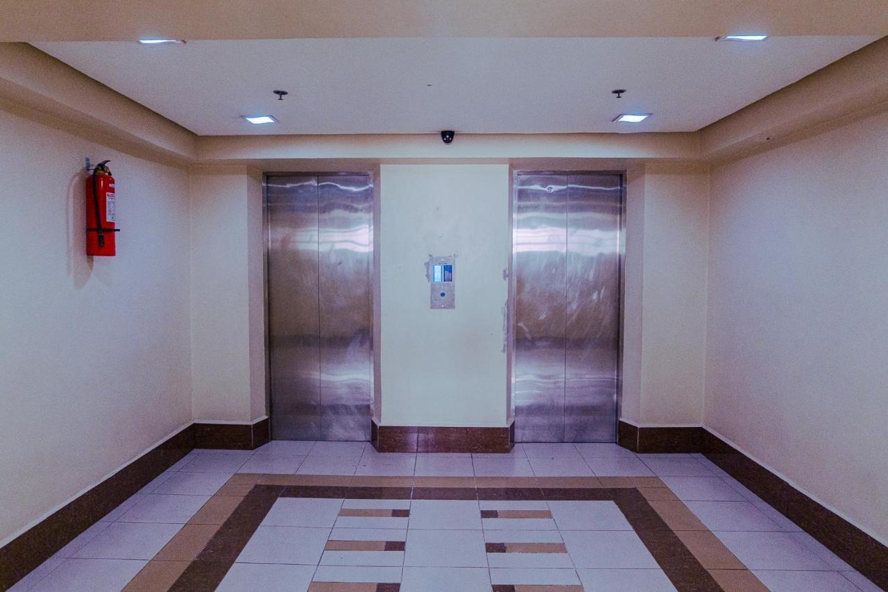 Yong'S Place At Isabelle De Valenzuela Manila Exterior photo